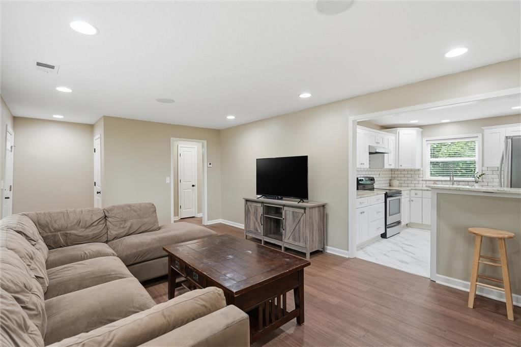 7816 Booth Drive — photo 8