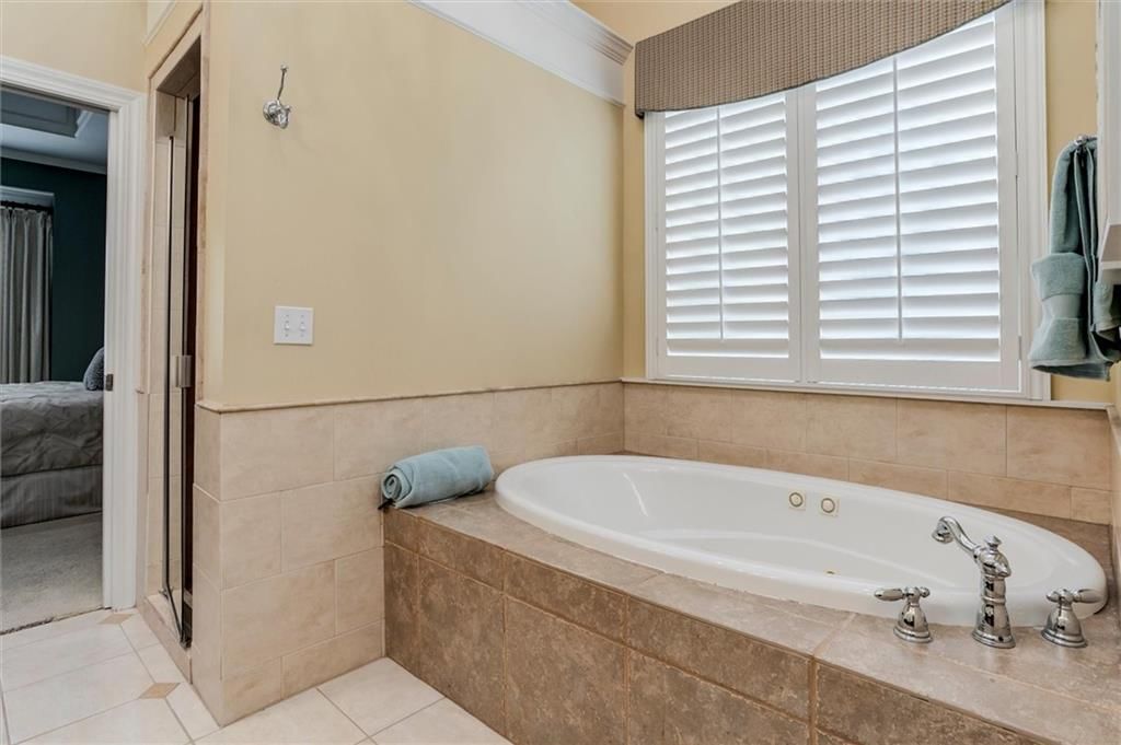 5002 W 143rd Terrace — photo 11