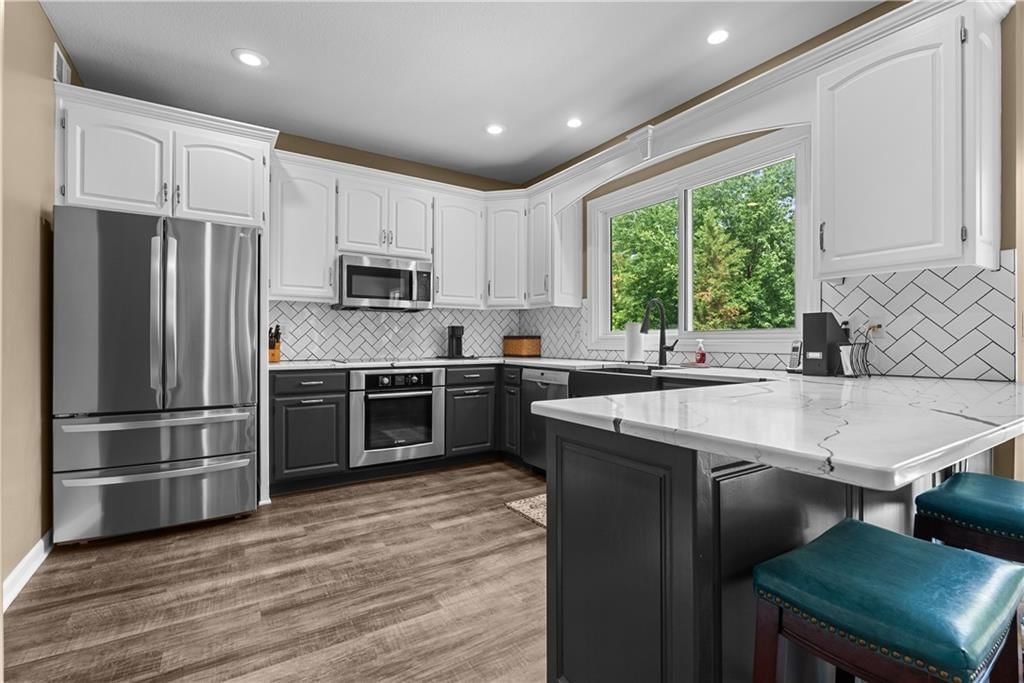 5717 NE Coral Drive — photo 2