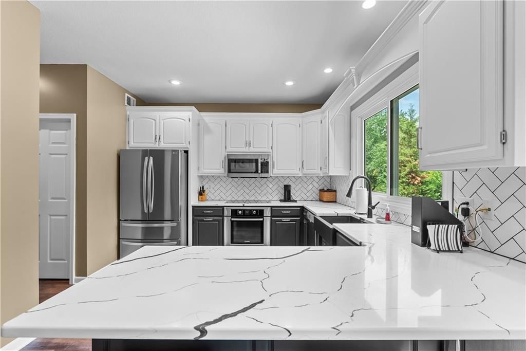 5717 NE Coral Drive — photo 9