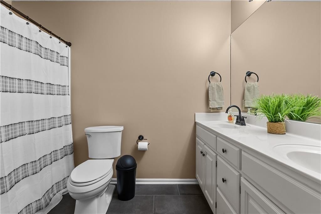 5717 NE Coral Drive — photo 22