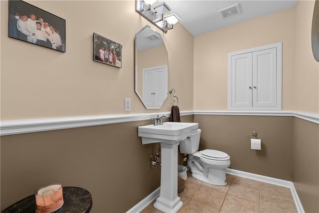 5717 NE Coral Drive — photo 30