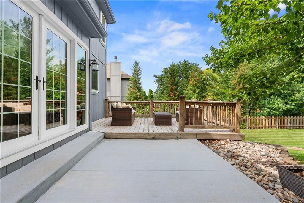 5717 NE Coral Drive — photo 32