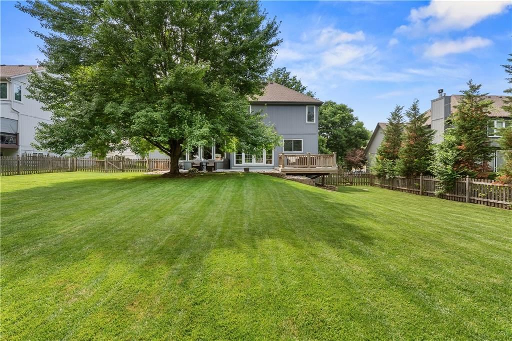 5717 NE Coral Drive — photo 34