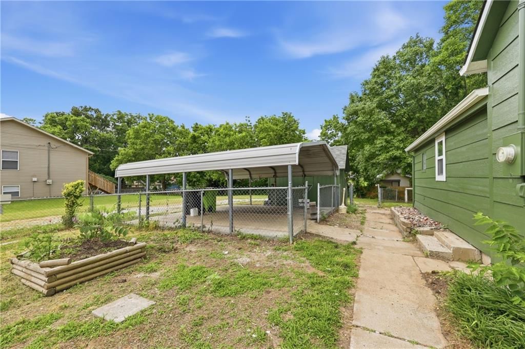 706 S Butler Drive — photo 4