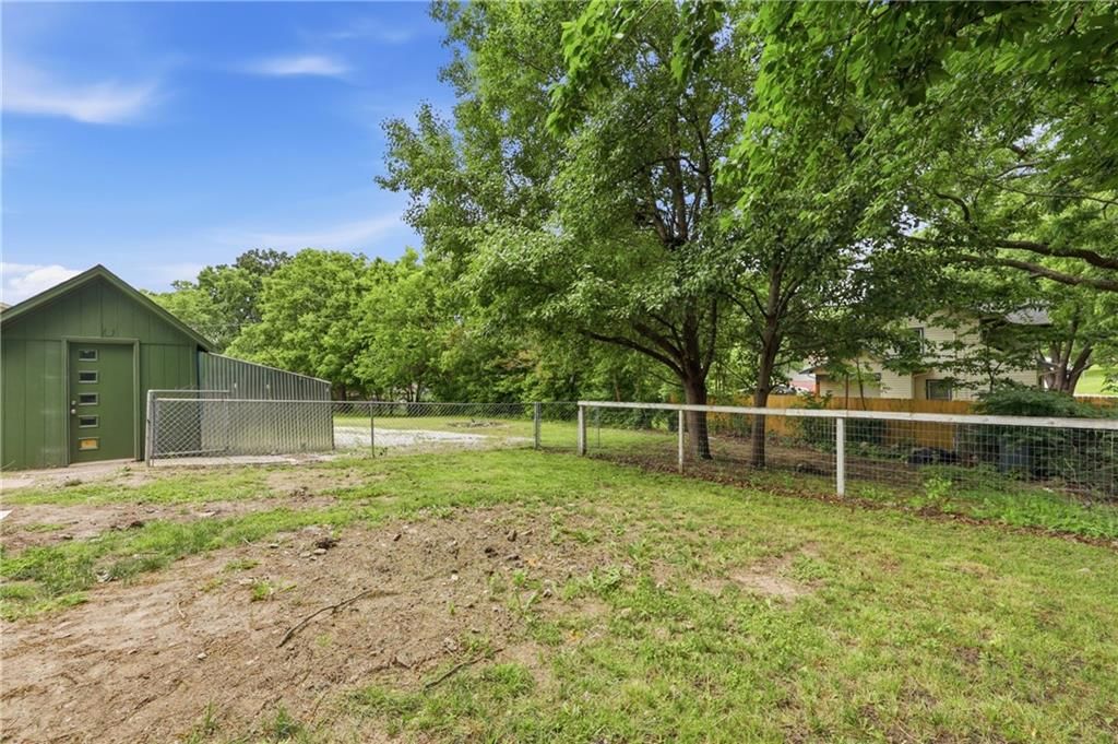 706 S Butler Drive — photo 16
