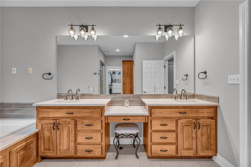 1606 Burning Tree Drive — photo 39