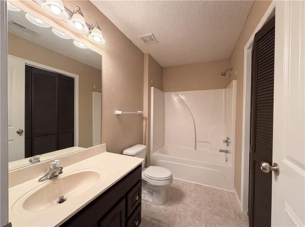 10559 E 46th Terrace — photo 13