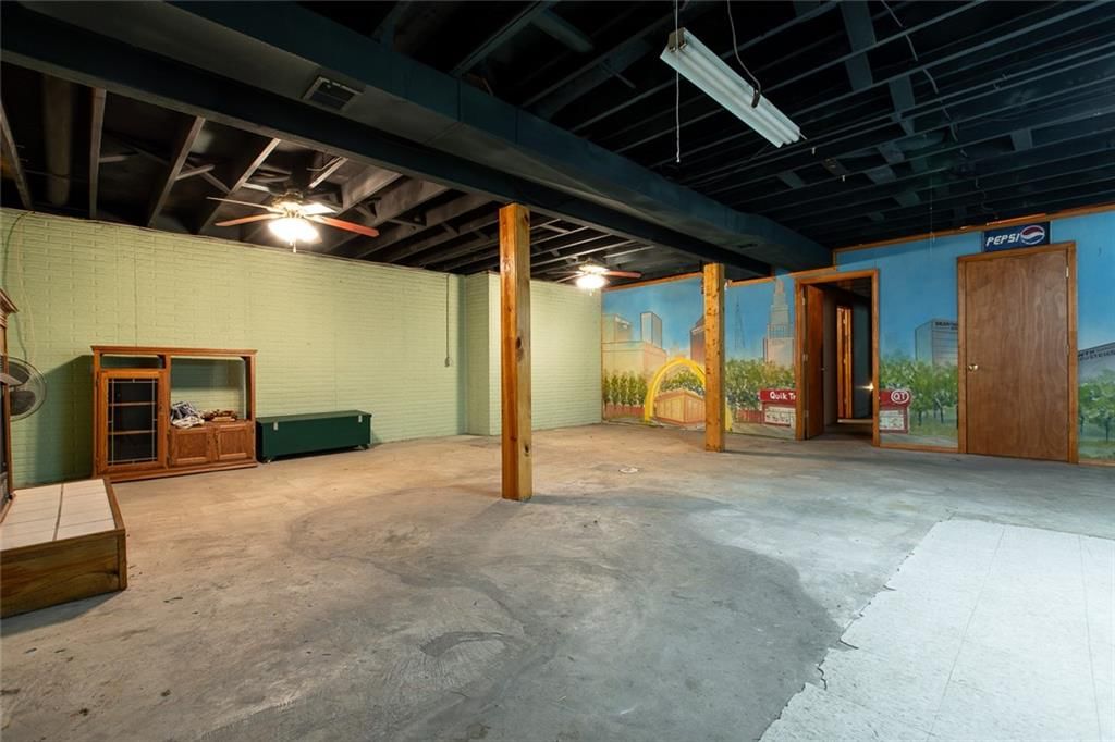 8030 N Main Street — photo 23