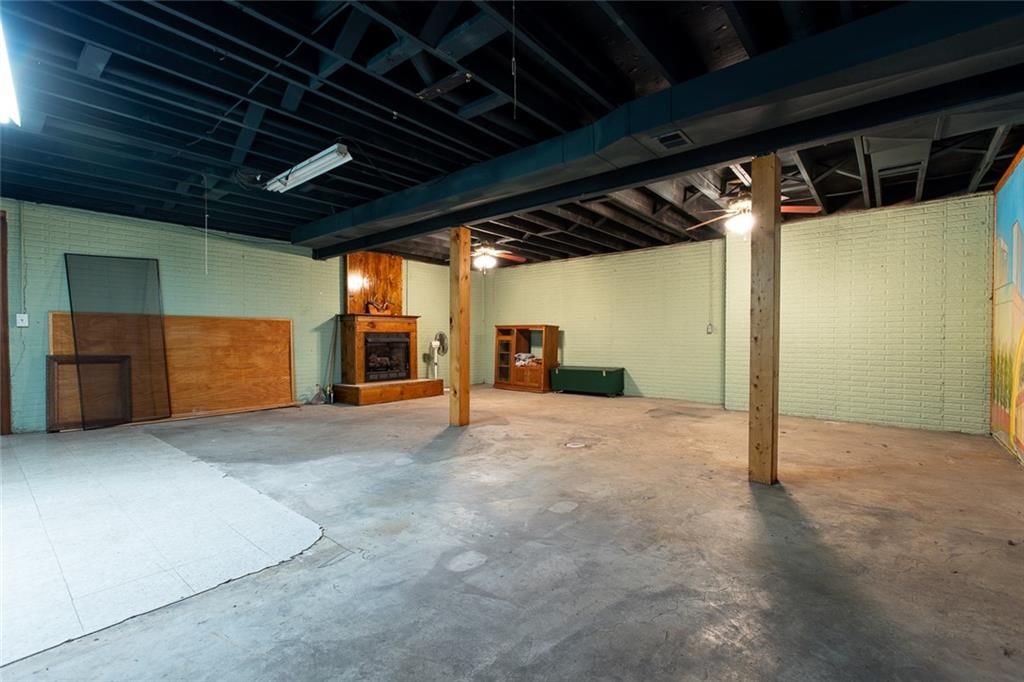 8030 N Main Street — photo 24