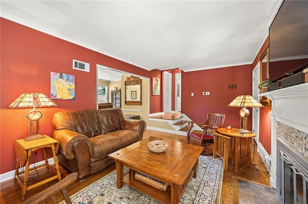 614 NE Woodlawn Street — photo 5