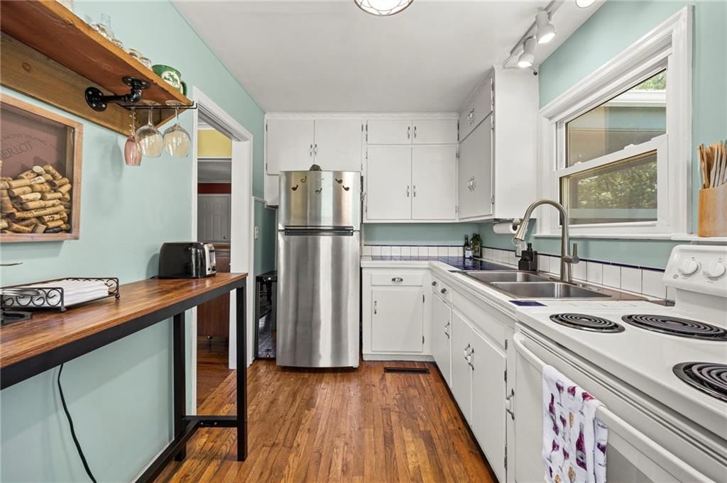 614 NE Woodlawn Street — photo 13