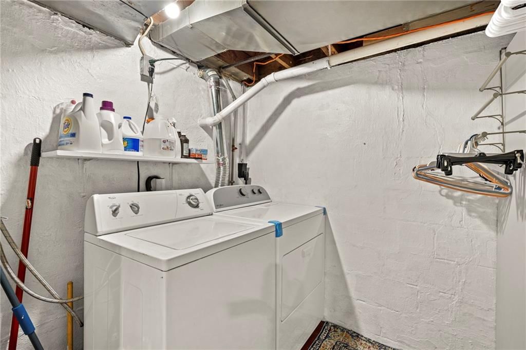 614 NE Woodlawn Street — photo 23