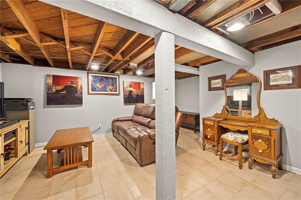 614 NE Woodlawn Street — photo 25