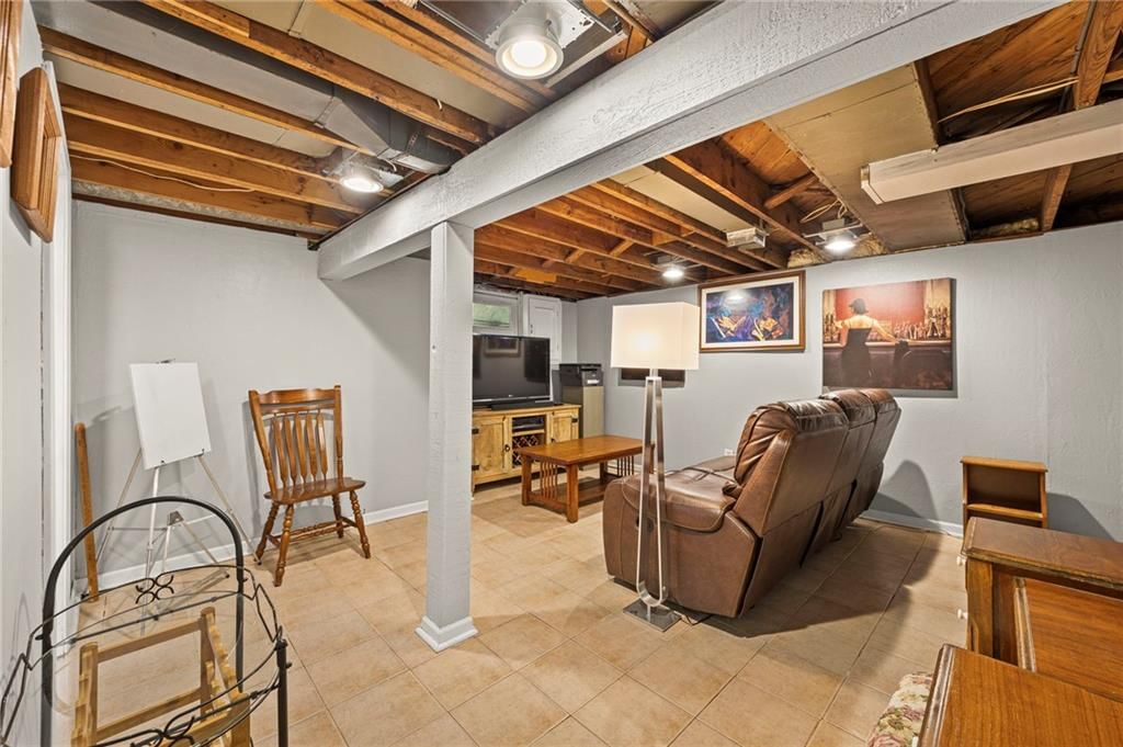 614 NE Woodlawn Street — photo 26