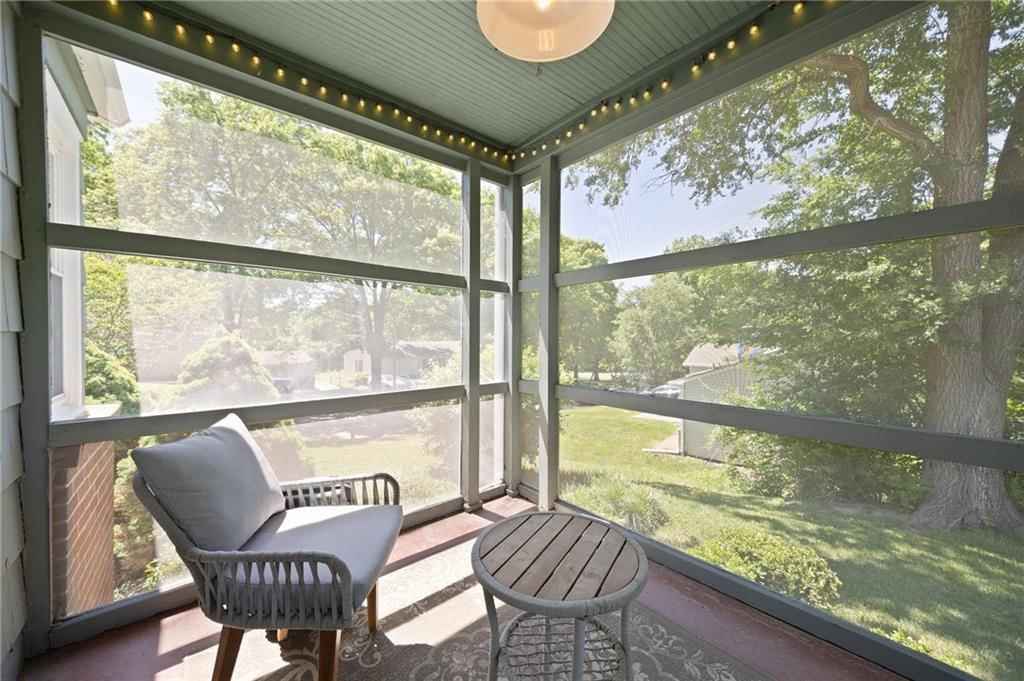 614 NE Woodlawn Street — photo 28