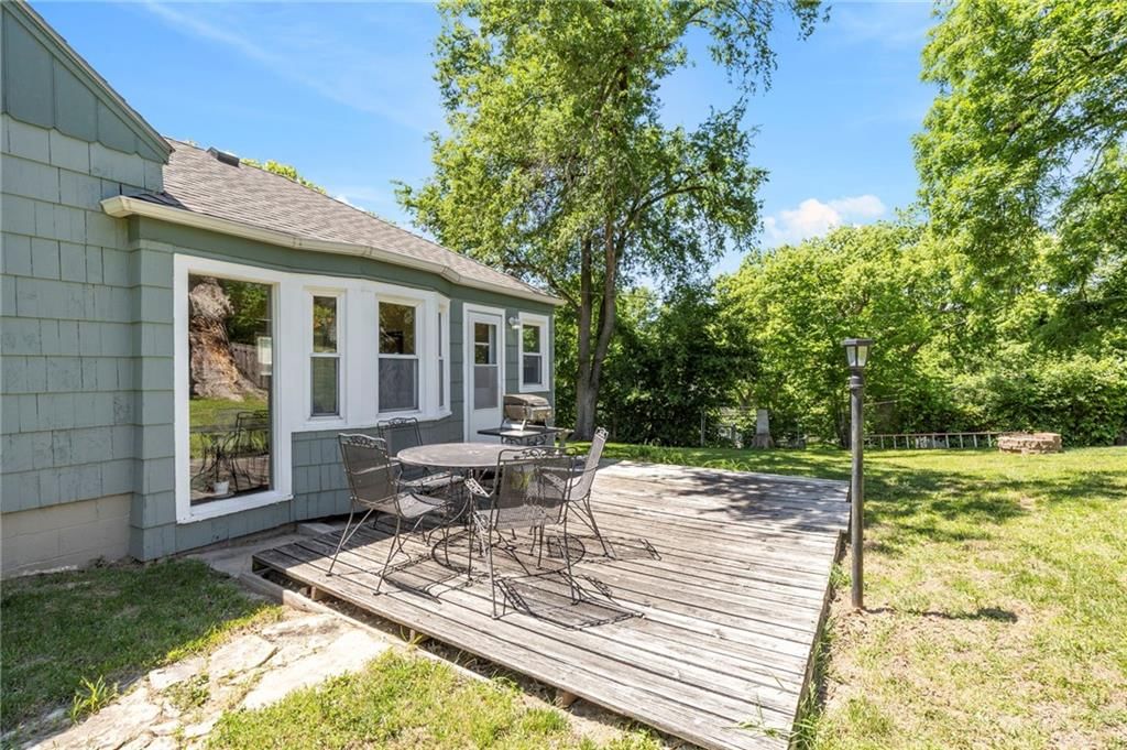 614 NE Woodlawn Street — photo 35