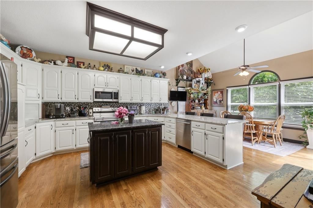 4215 SE Paddock Drive — photo 8
