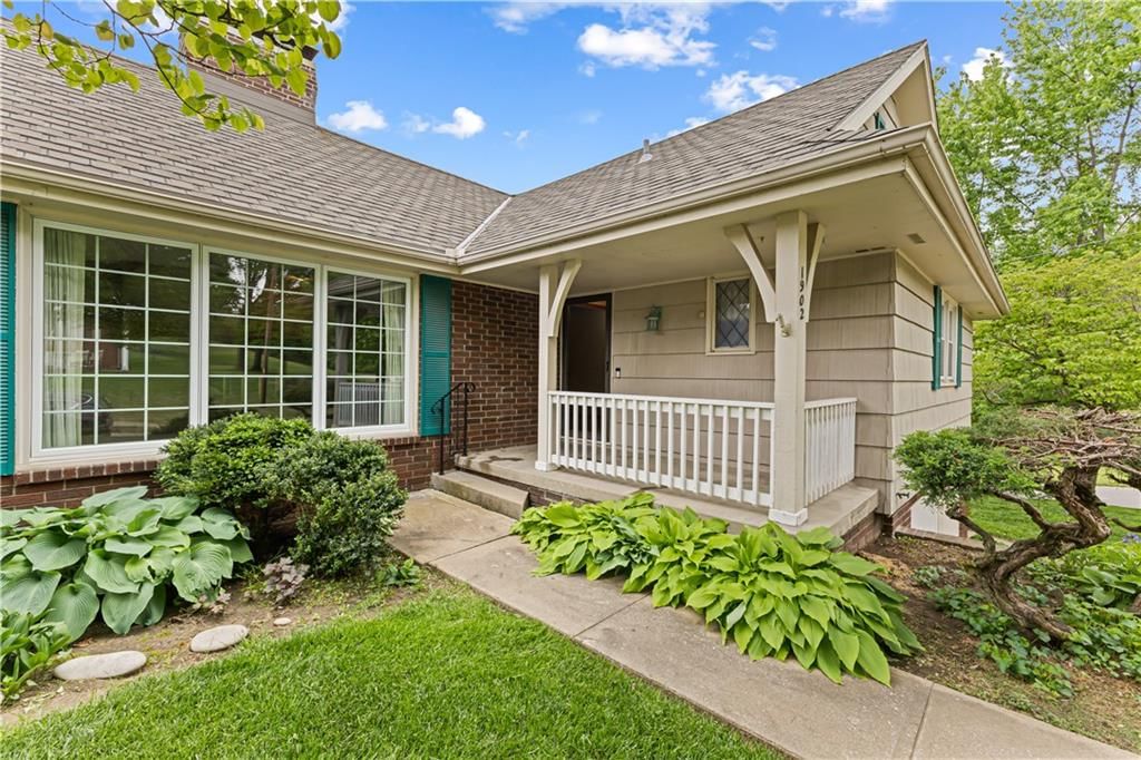 1902 Park Ridge Drive — photo 2