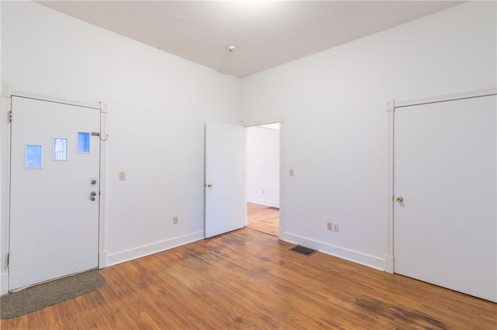 400 E Market Street — photo 14