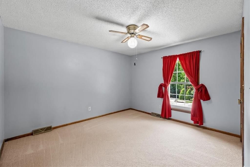 725 Laurel Avenue — photo 17