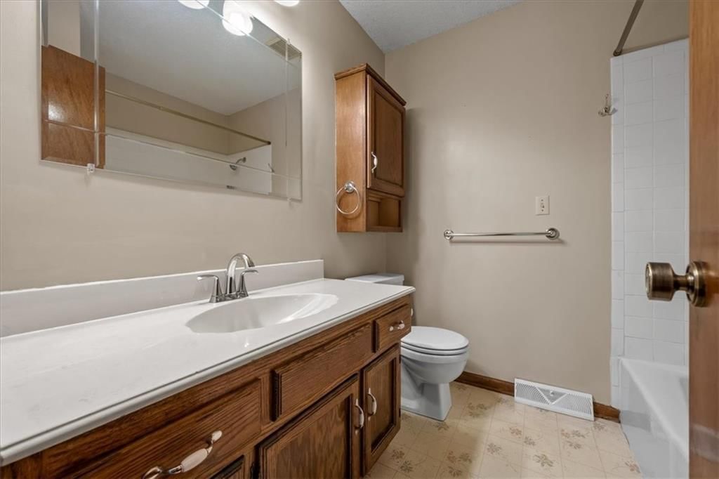 725 Laurel Avenue — photo 24