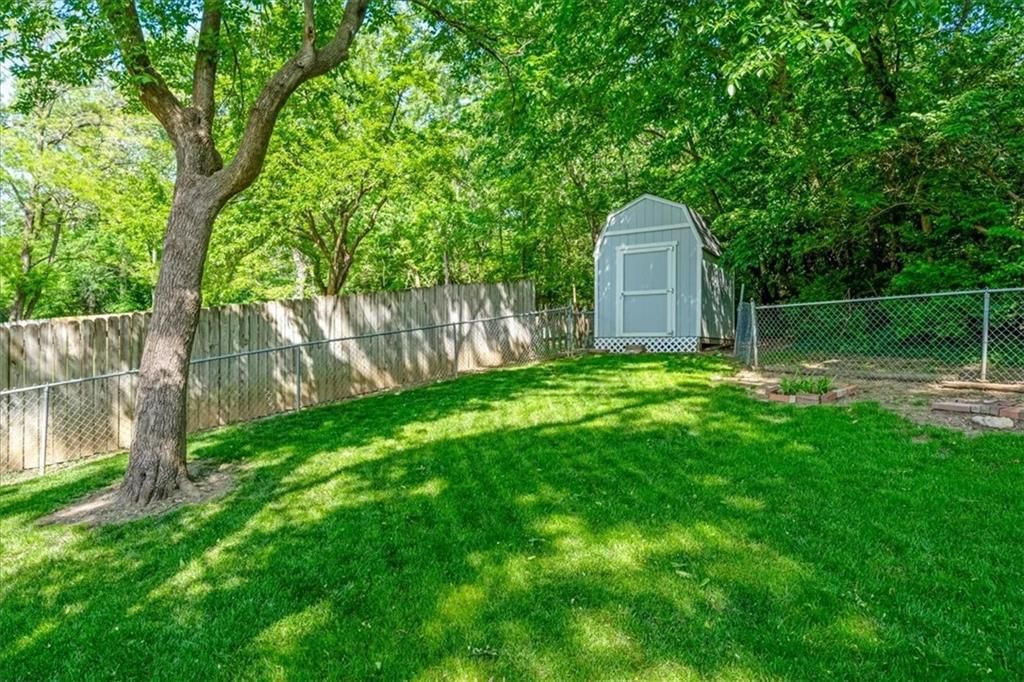 725 Laurel Avenue — photo 37