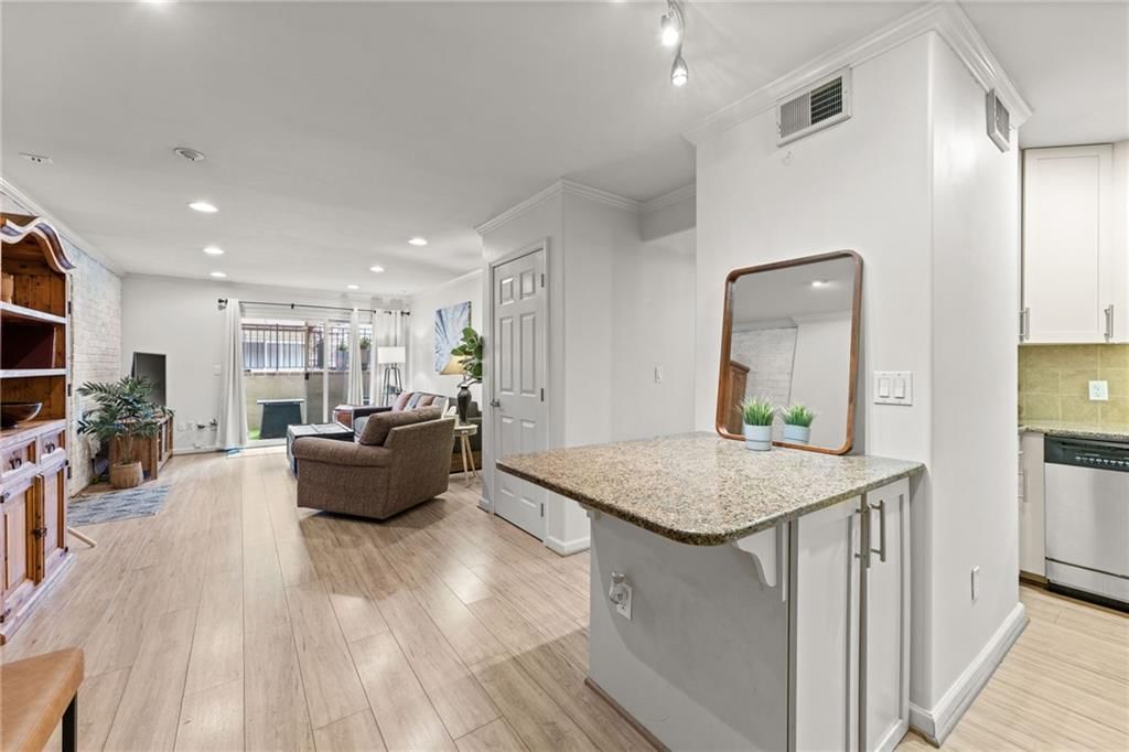 5006 Baltimore Avenue — photo 17