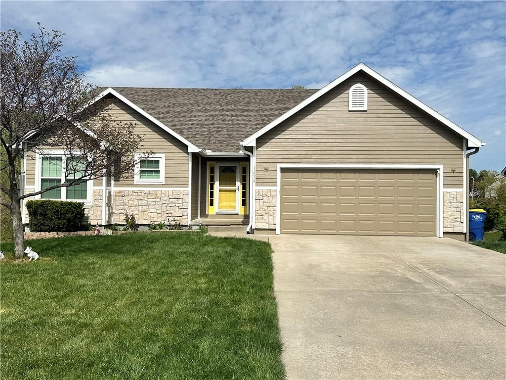 1224 Greenbrier Drive — photo 1