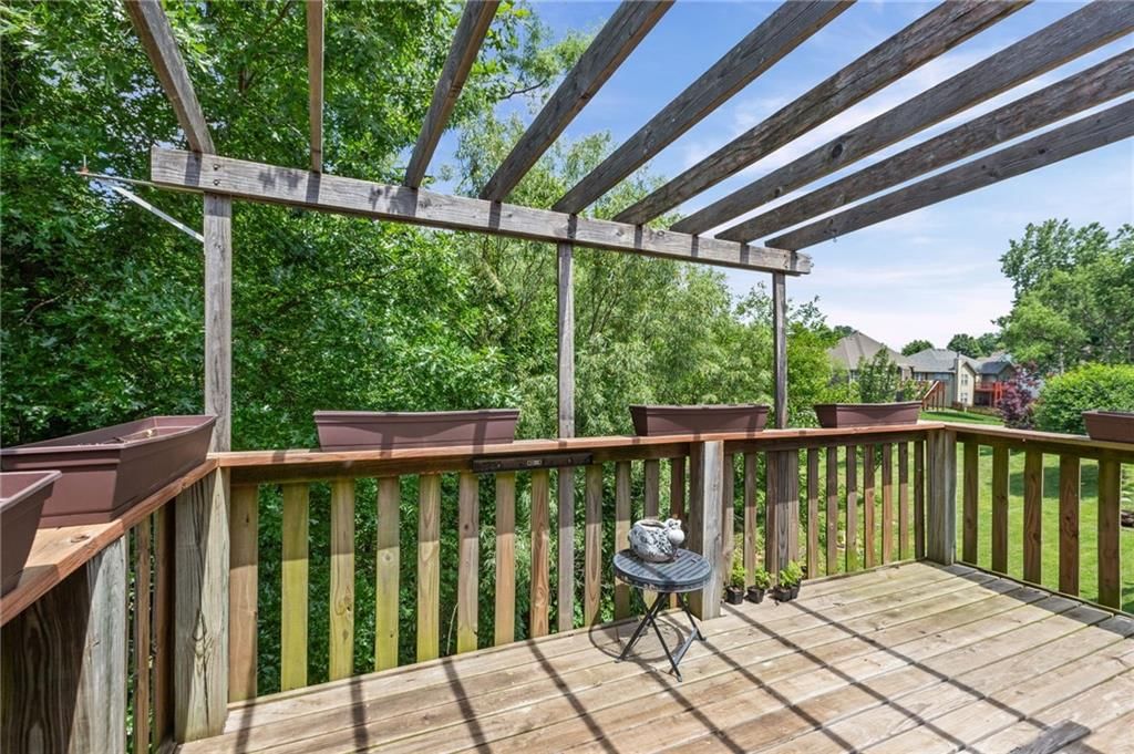 1224 Greenbrier Drive — photo 27