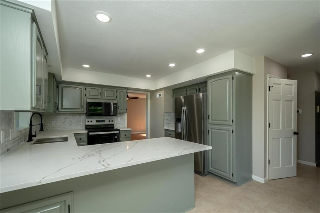 820 E 1000 Road — photo 17