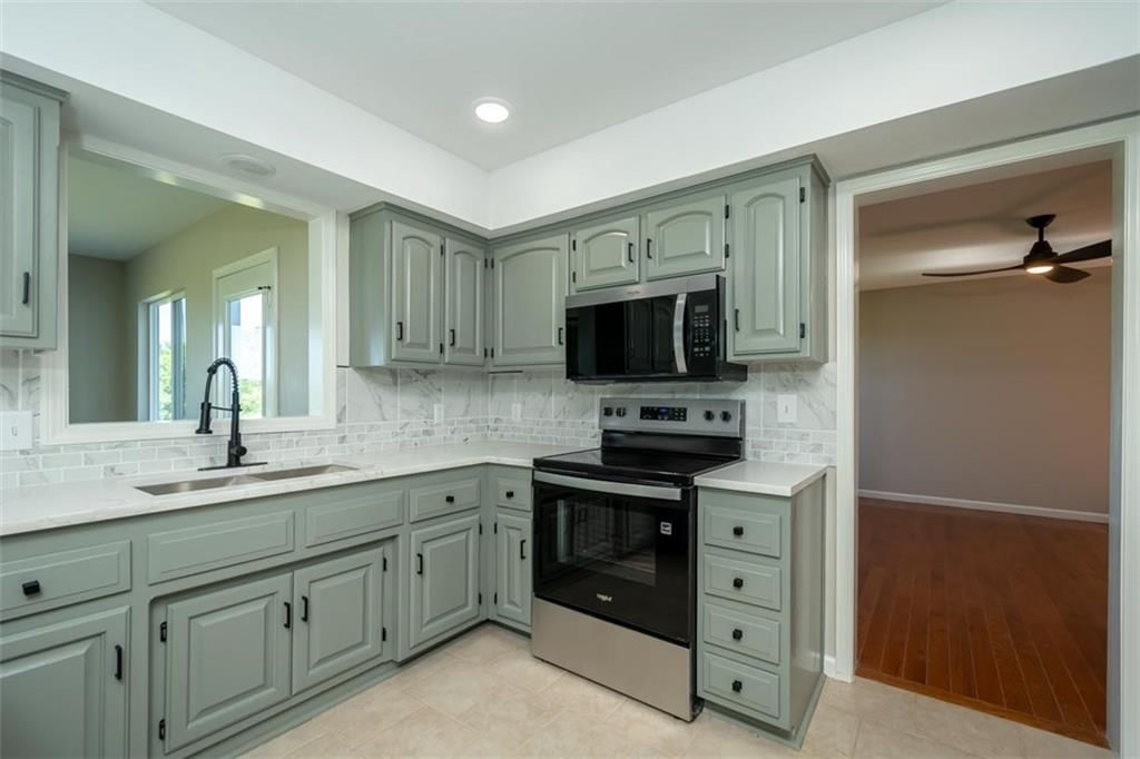 820 E 1000 Road — photo 18