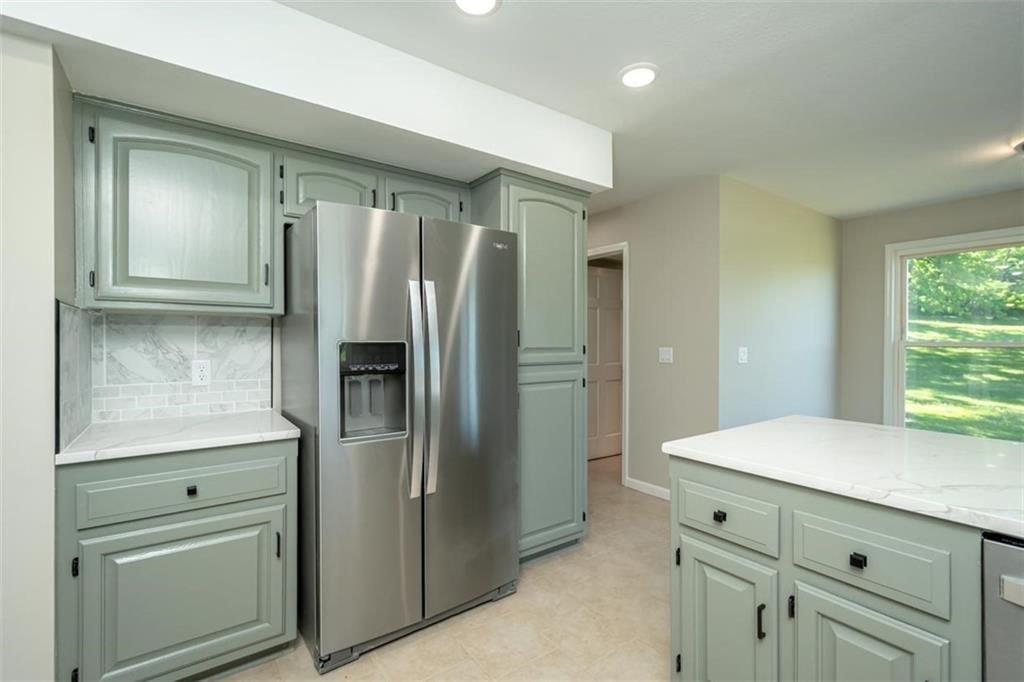 820 E 1000 Road — photo 19
