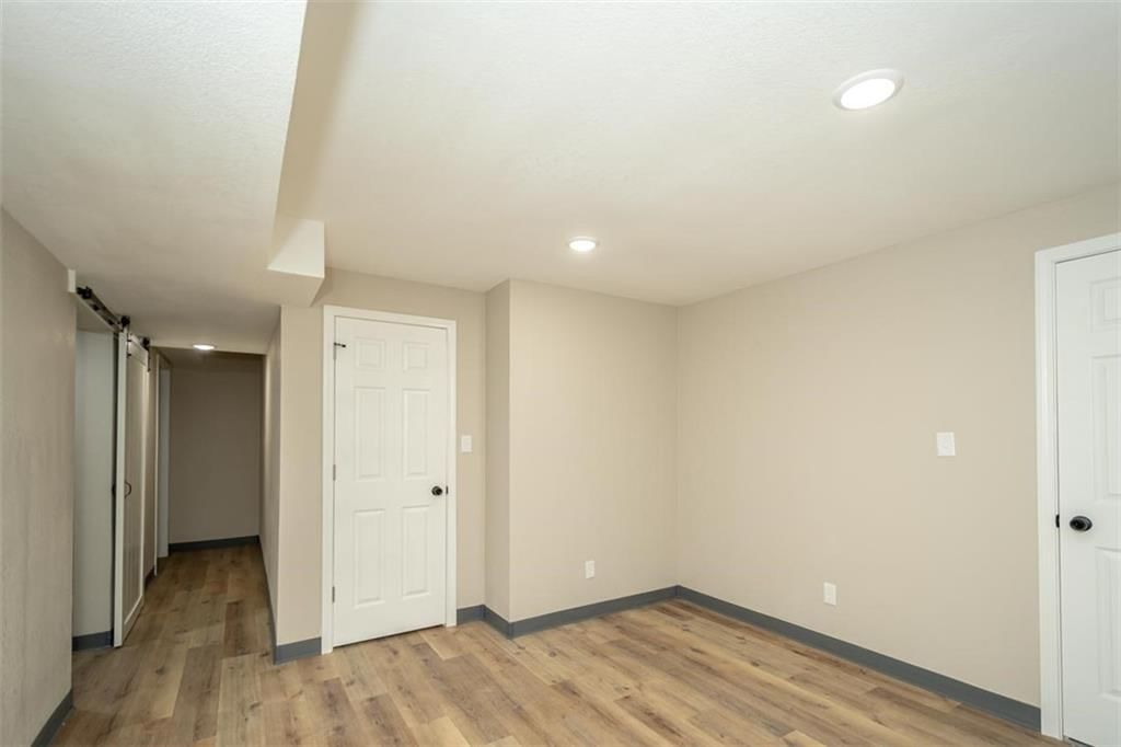 820 E 1000 Road — photo 26