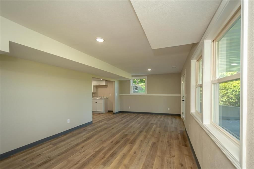 820 E 1000 Road — photo 28