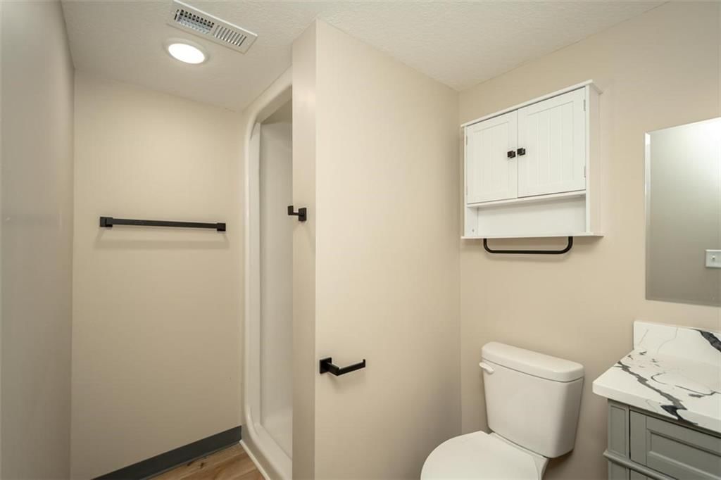 820 E 1000 Road — photo 31