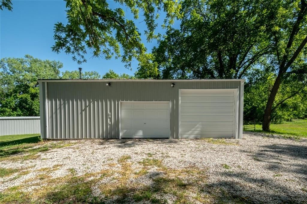 820 E 1000 Road — photo 73