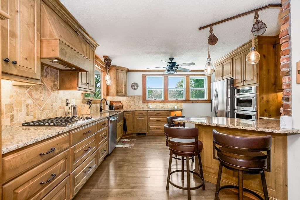 1601 Woods Chapel Road — photo 10