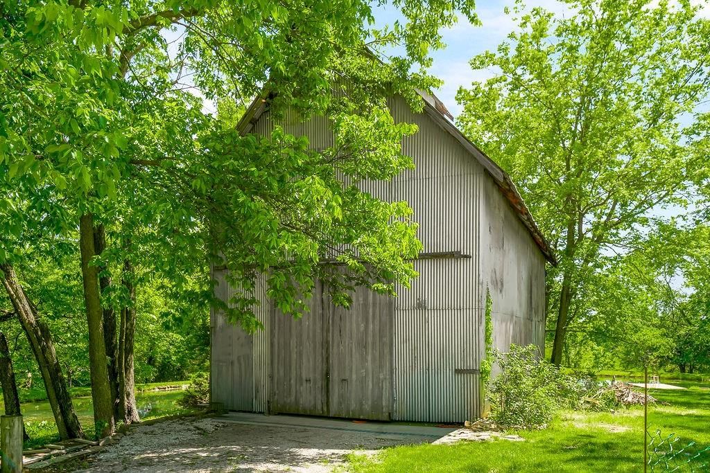 1601 Woods Chapel Road — photo 40