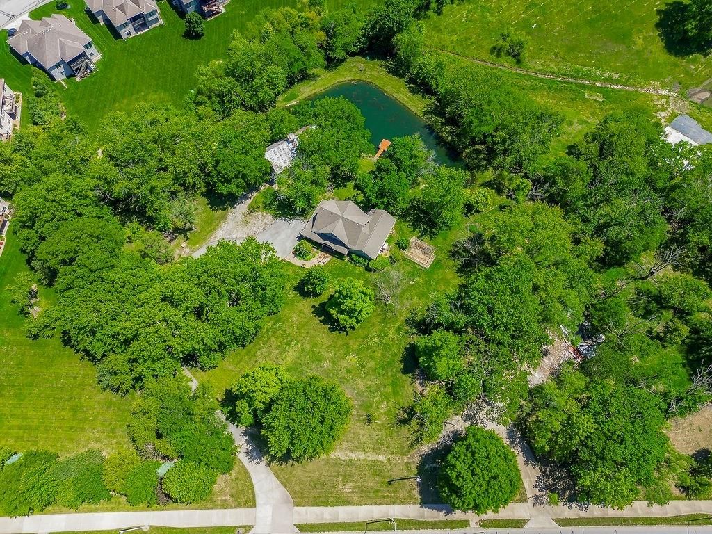1601 Woods Chapel Road — photo 44