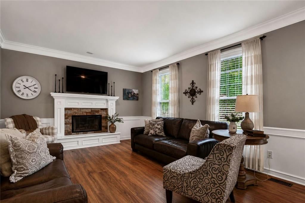 12037 S Hallet Street — photo 5