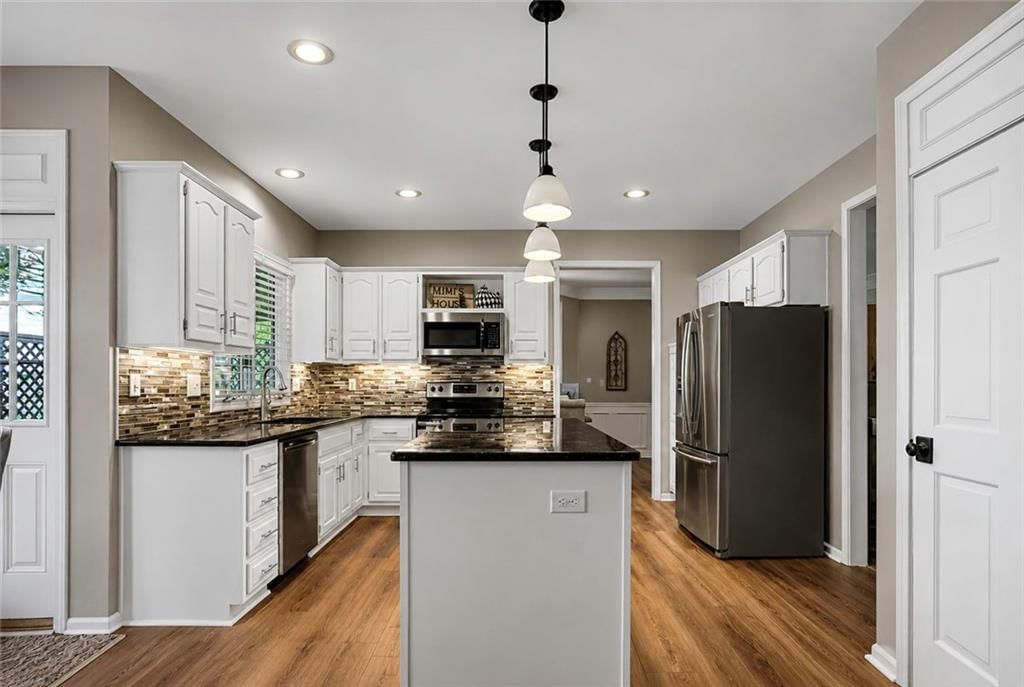 12037 S Hallet Street — photo 11