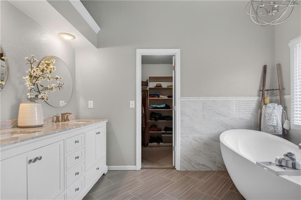 12037 S Hallet Street — photo 21