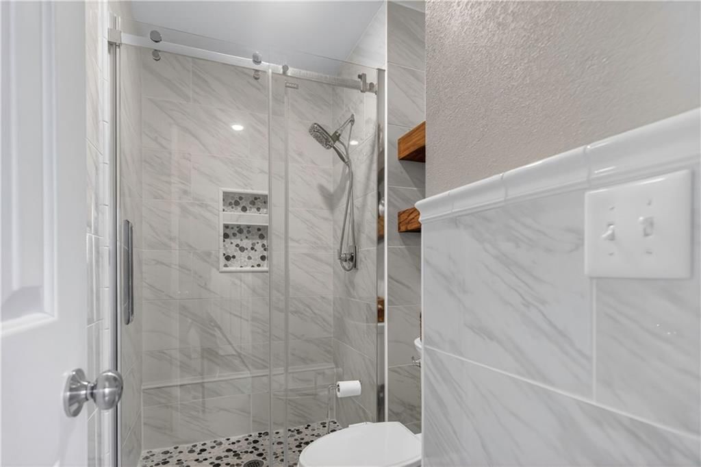 12037 S Hallet Street — photo 24