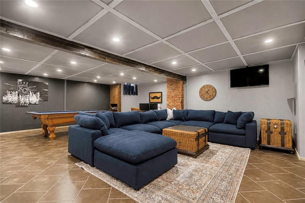 12037 S Hallet Street — photo 35