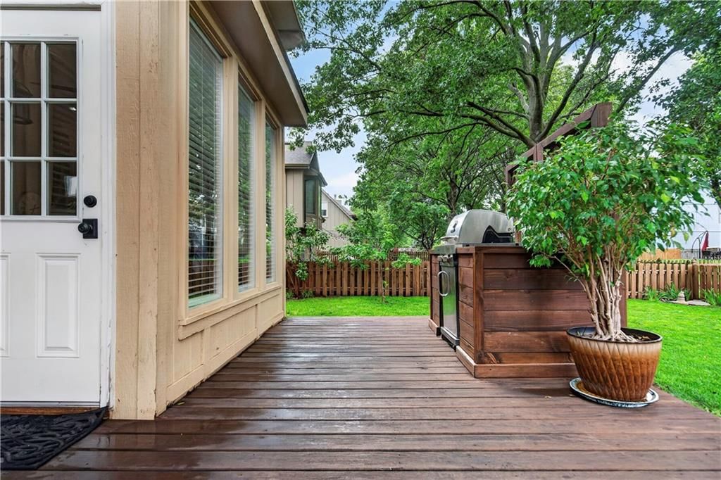 12037 S Hallet Street — photo 47