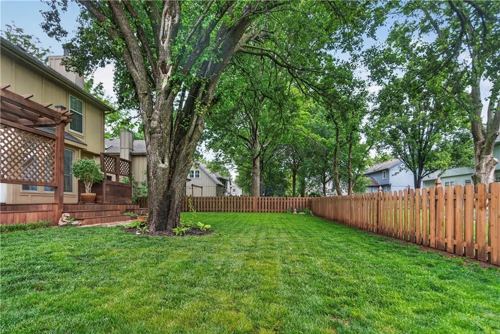 12037 S Hallet Street — photo 48