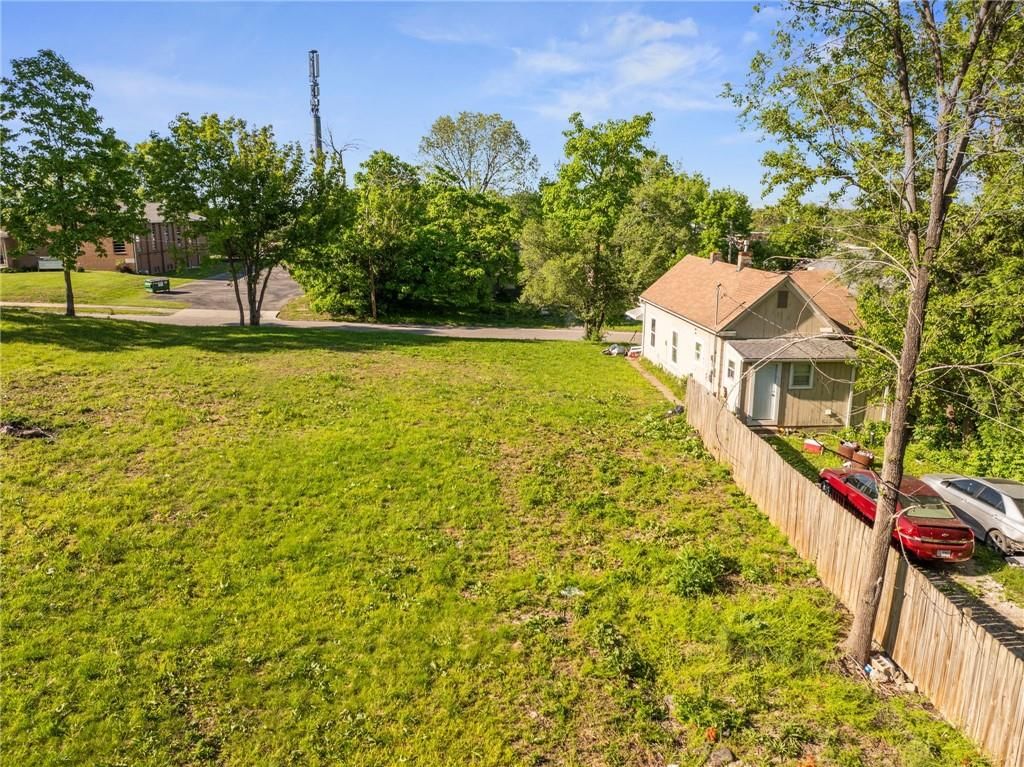 1211 Armstrong Avenue — photo 5