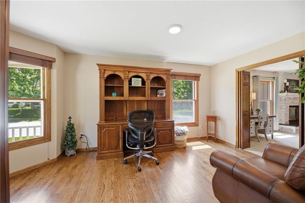 7638 N Pomona Avenue — photo 17
