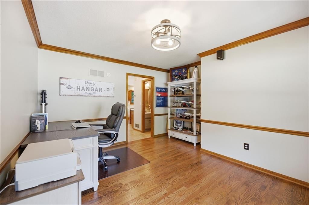 7638 N Pomona Avenue — photo 21